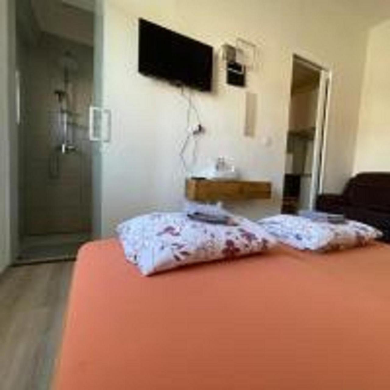 Minato Apartments Ostrava Center Екстер'єр фото